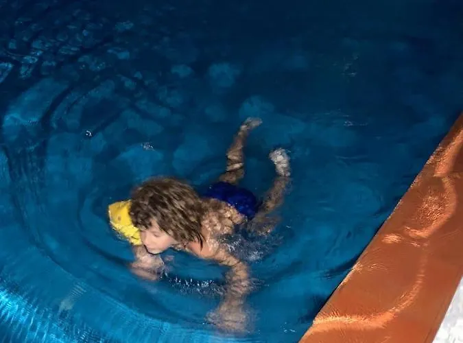 Arandi Ag מלון 3*